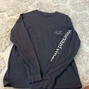Vineyard Vines king sleeve T-shirt, like new. Size small grey